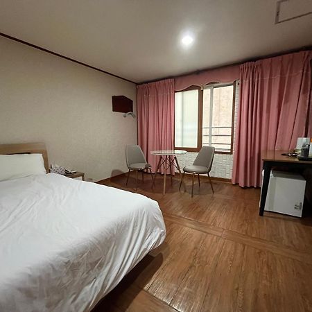 Oreum Motel Чеджудо Экстерьер фото
