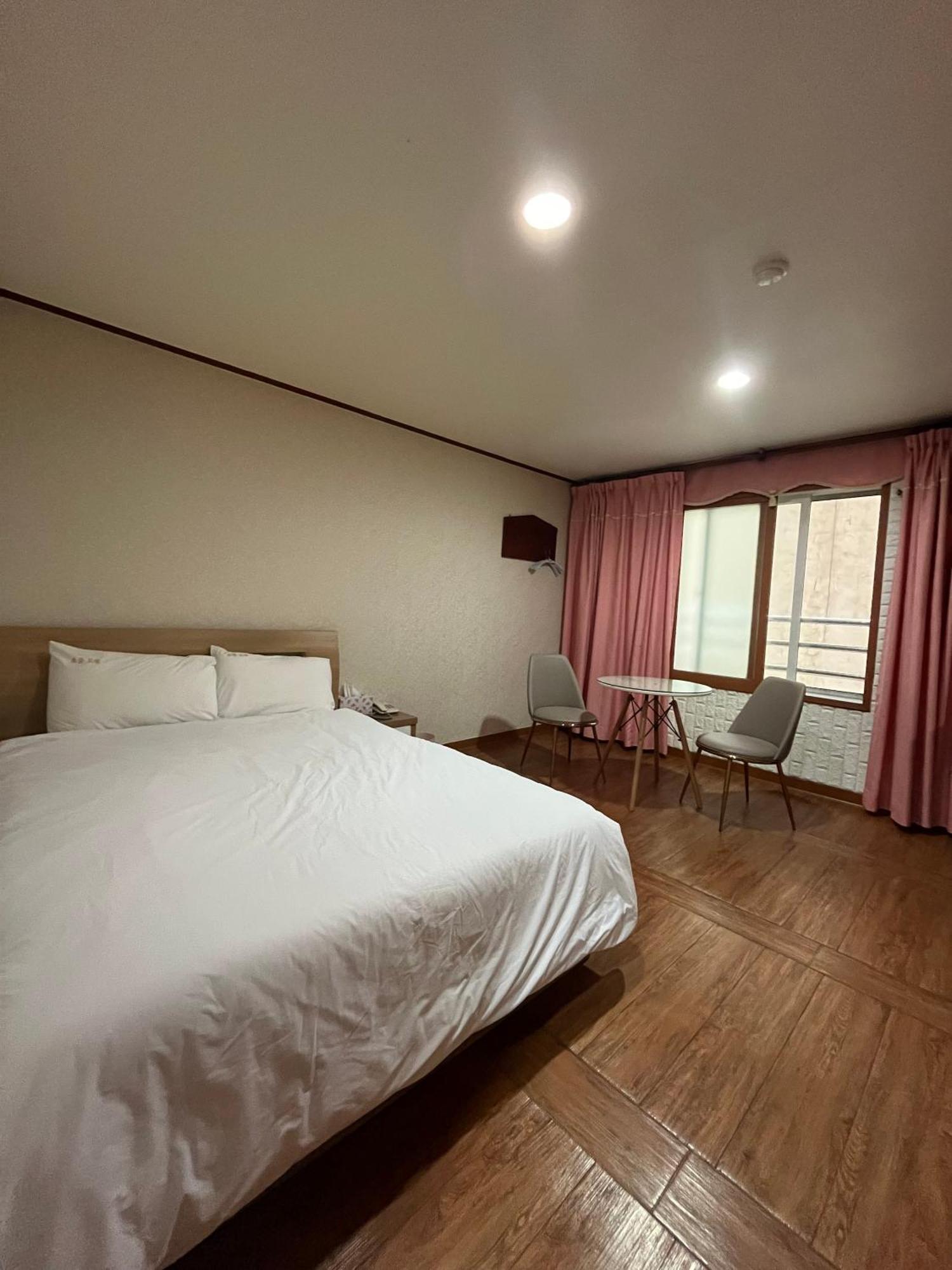 Oreum Motel Чеджудо Экстерьер фото