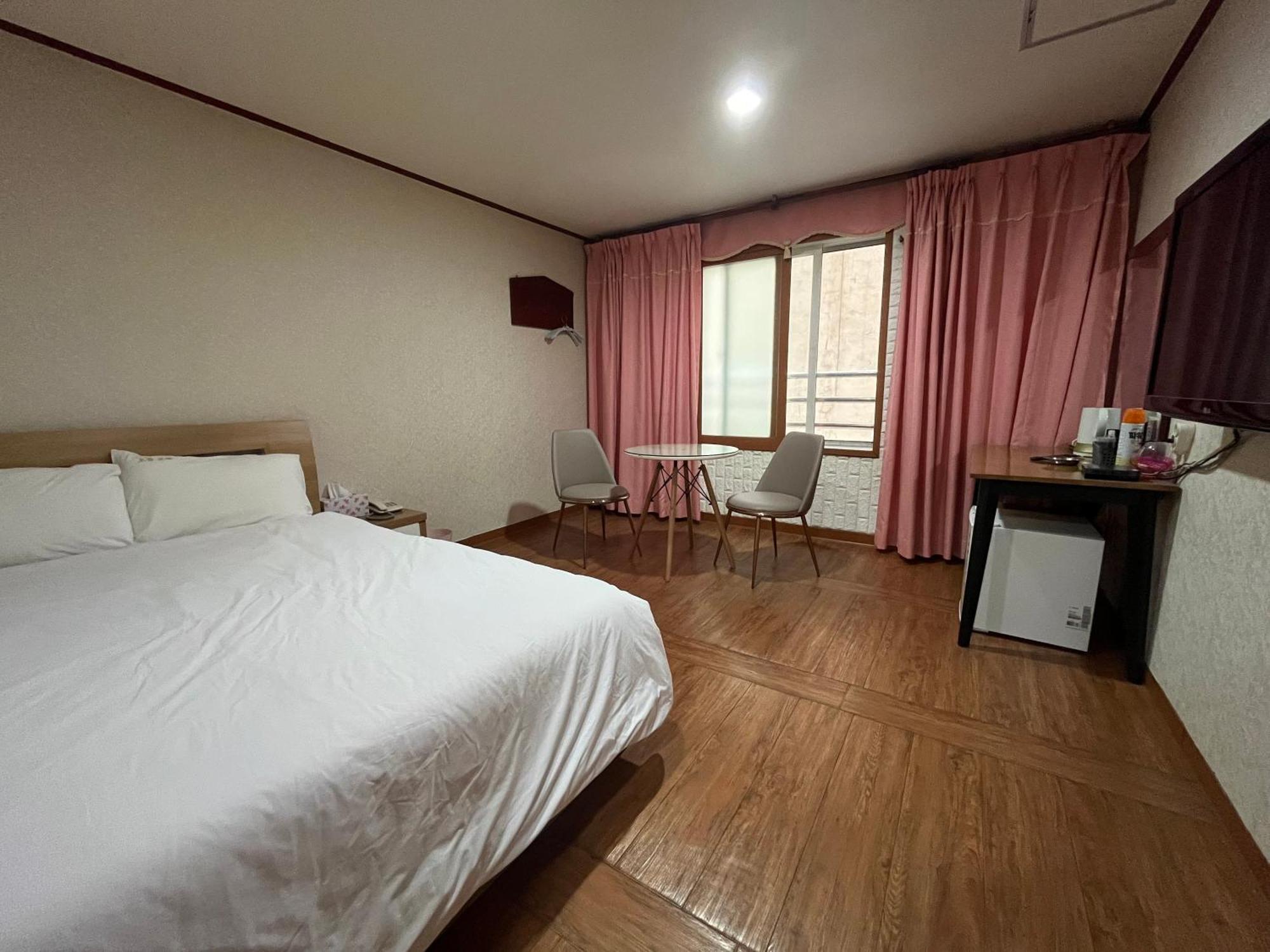 Oreum Motel Чеджудо Экстерьер фото