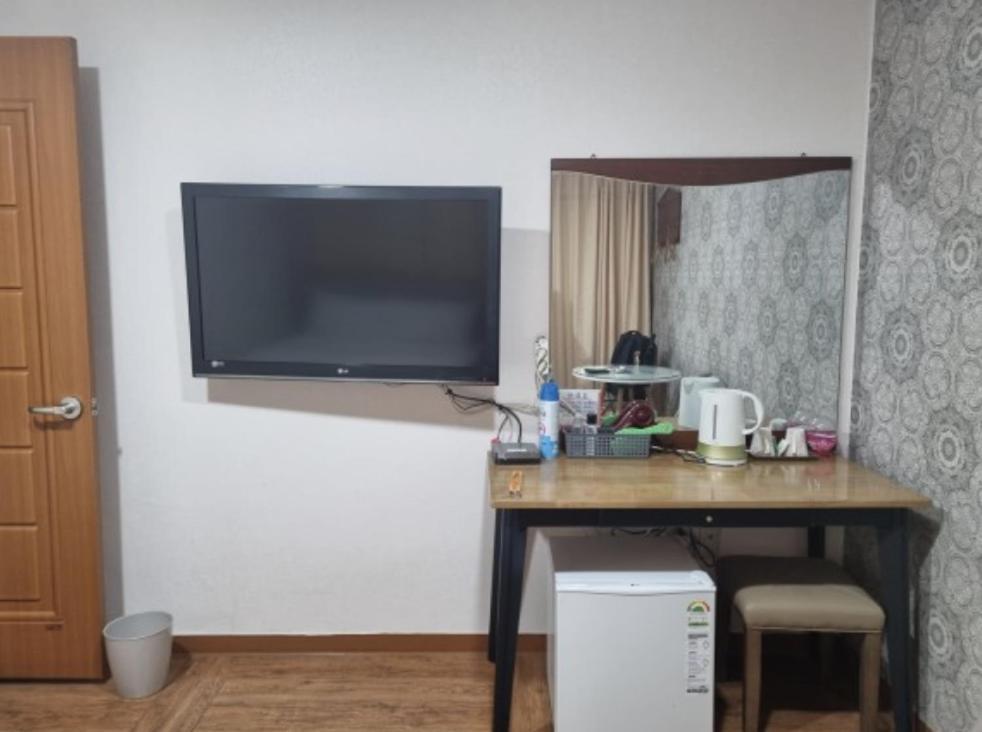Oreum Motel Чеджудо Экстерьер фото